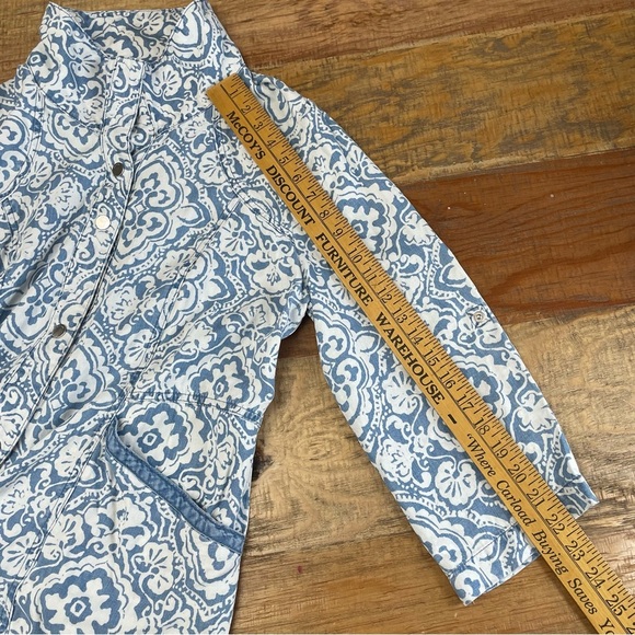 Chico’s Marine Medallion Utility Jacket Small Indigo Blue Lyocell 3/4 Sleeve Tab - Picture 5 of 9